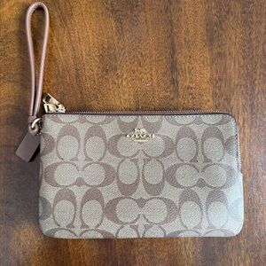 NWT Coach Brown Khaki Saddle Double Zip Signature Fabric Wristlet Preppy Leather